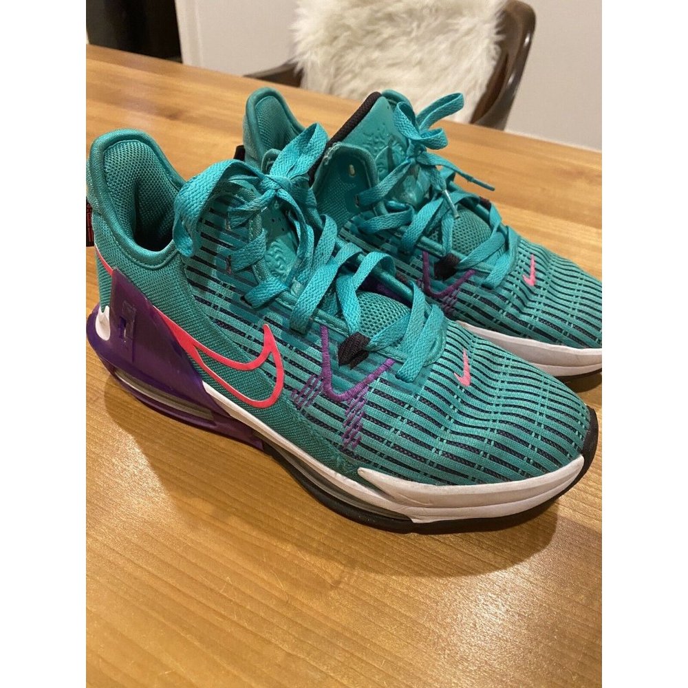 Nike LeBron Mens witness 6 size 8 green purple see desc